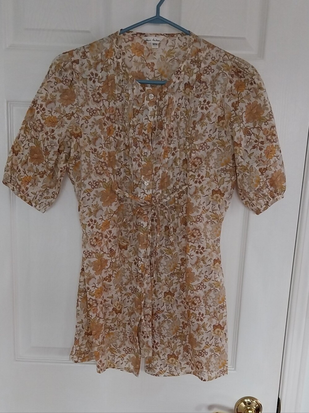 Beautiful  Floral Pintuck Button-Front Blouse
